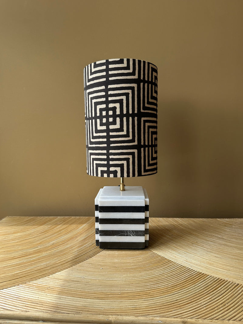 black and white marble striped square_kona