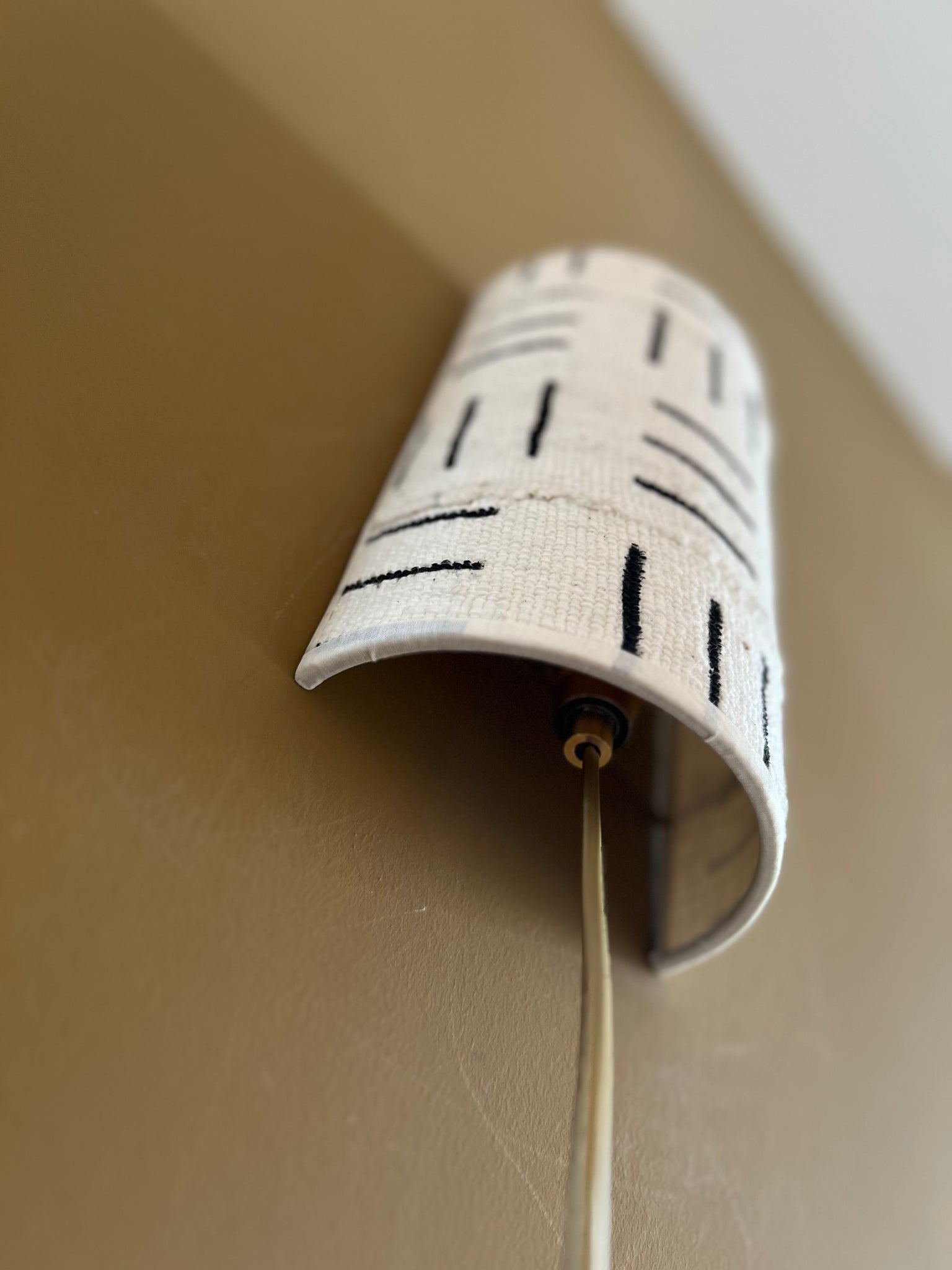 Bogolan White Stripes | Wall Light