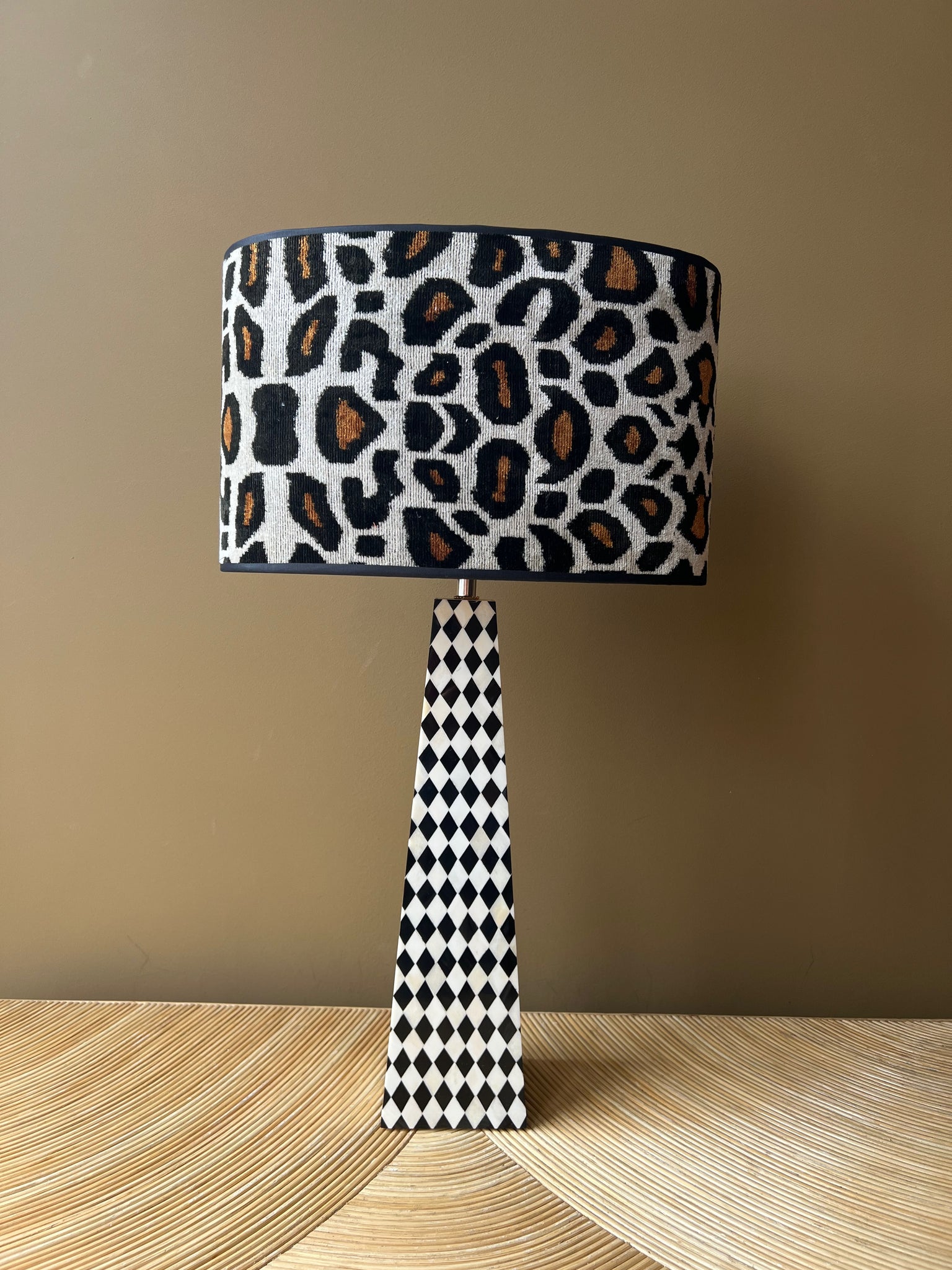 checker_ velvet leopard oval