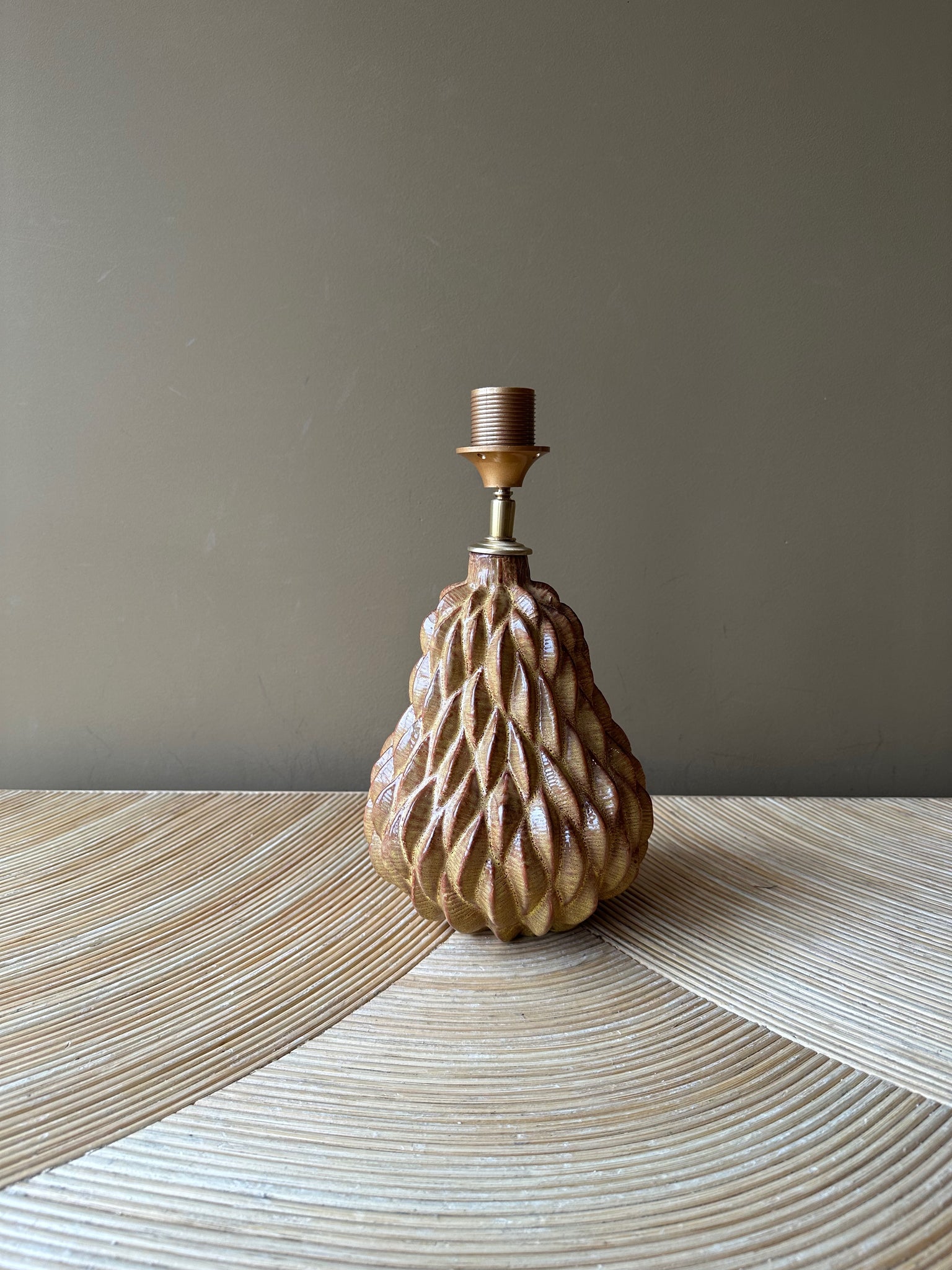 ocre pine cone_B